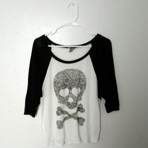 CLOSET CLEAR OUT SALE! Cute Tee w/ Glittery Skull